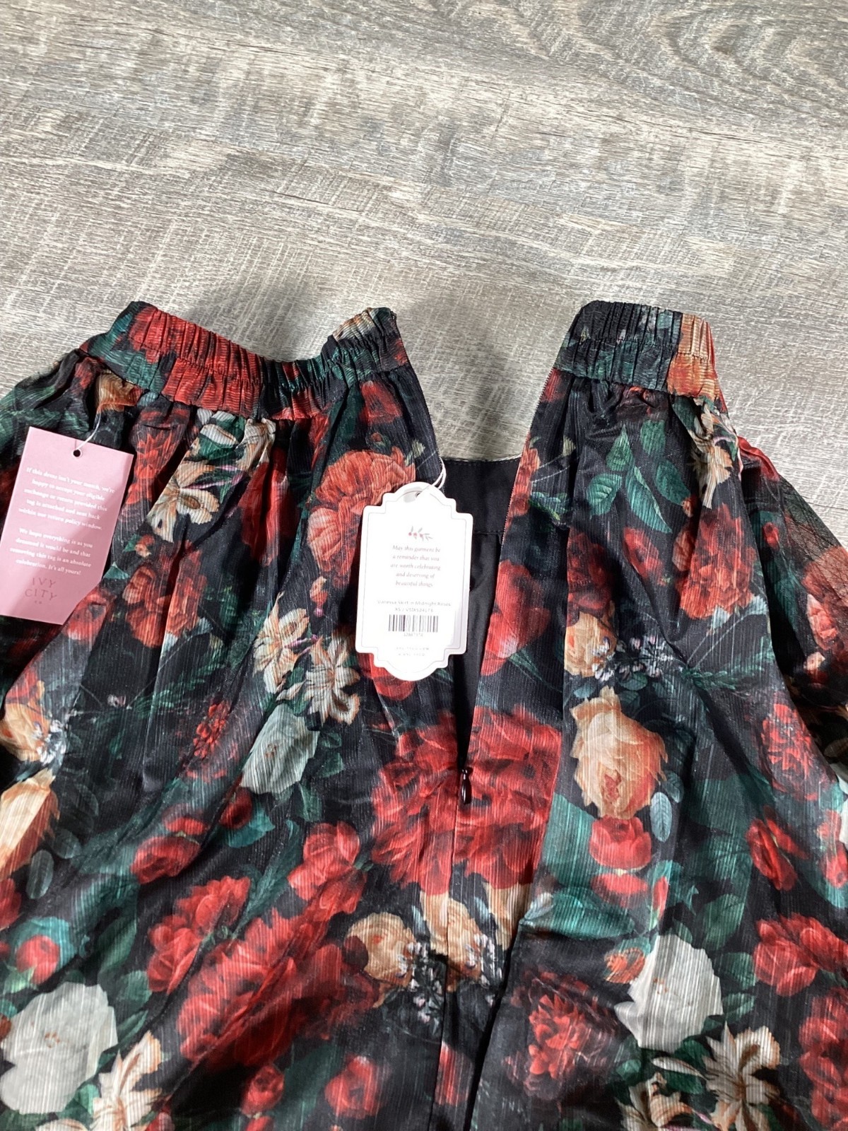 IVY CITY CO Womens Vanessa Skirt Midnight Roses XS Zipper Closure Floral Print
