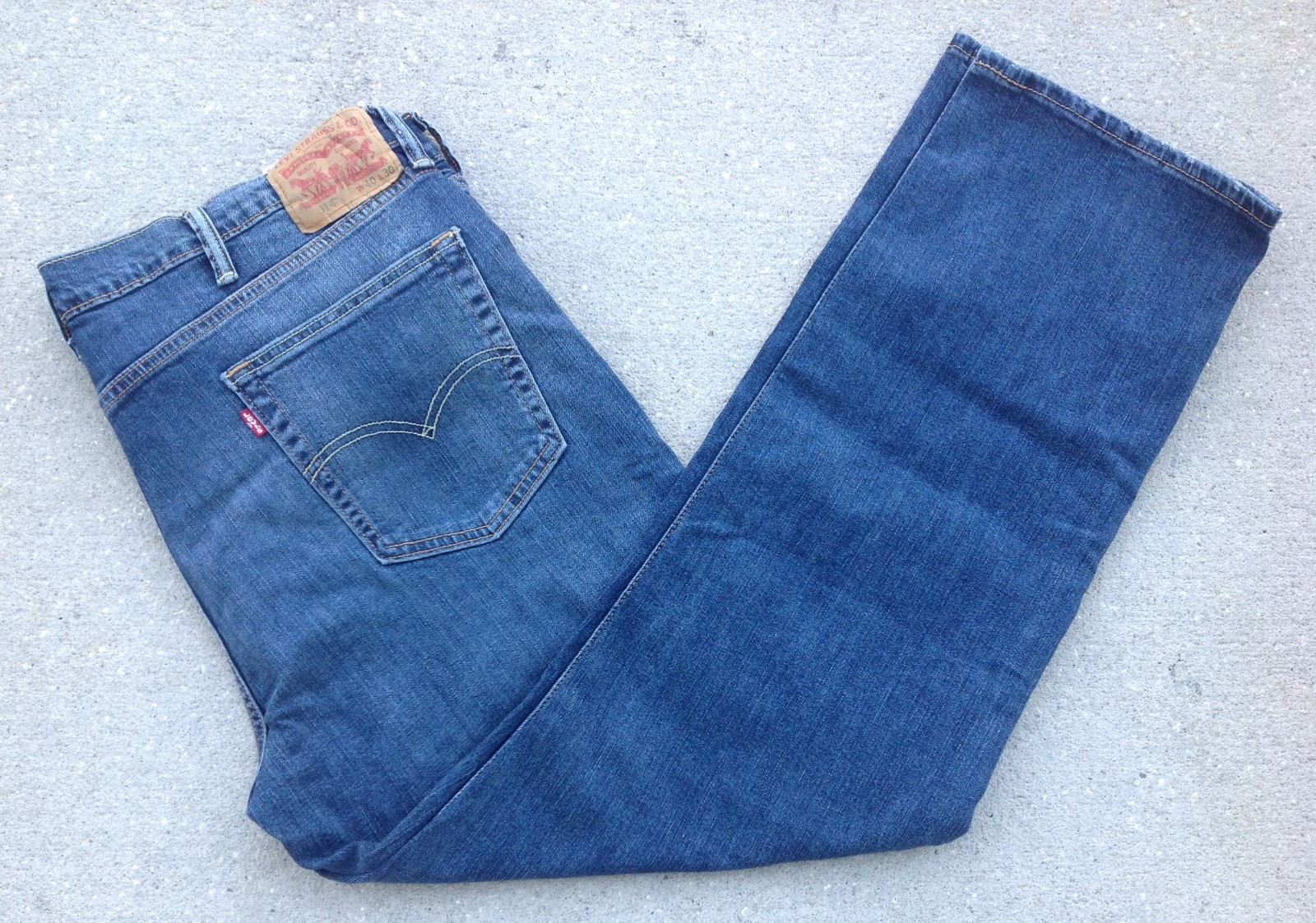 Levi Men’s 514 Regular Fit Through Thigh Straight Leg Jeans