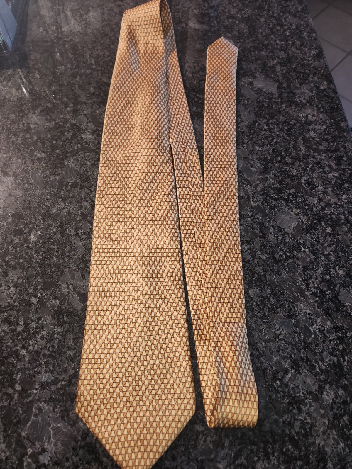 Lanvin Paris Gold Chain Silk Tie Made In France 58″-3.5″ Great Condition