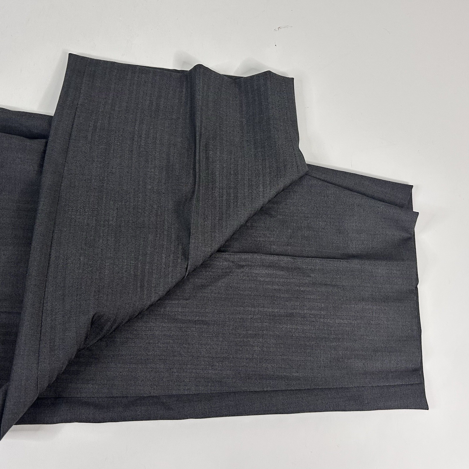 Joseph Abboud 44S Suit 34×28 100% Wool Gray Herringbone Two Button Double Vented