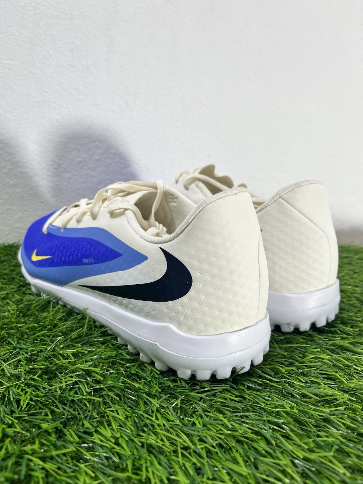 Nike Phantom 6 Abrasion Resistant Soccer Shoes Men HQ2327-400 Size M7.5/W9