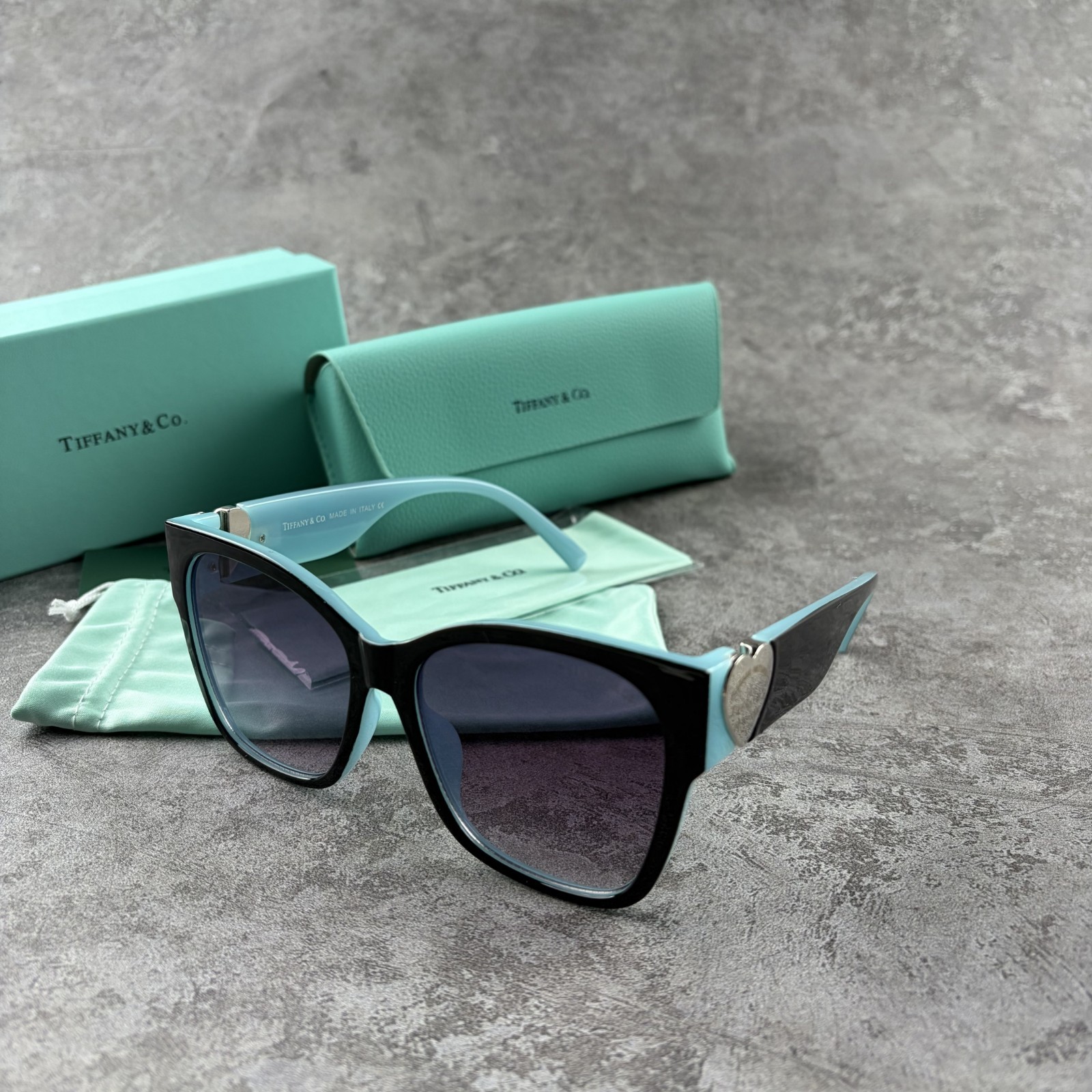 New In Box – Tiffany Black Square Sunglasses Elegant Women’s Shades