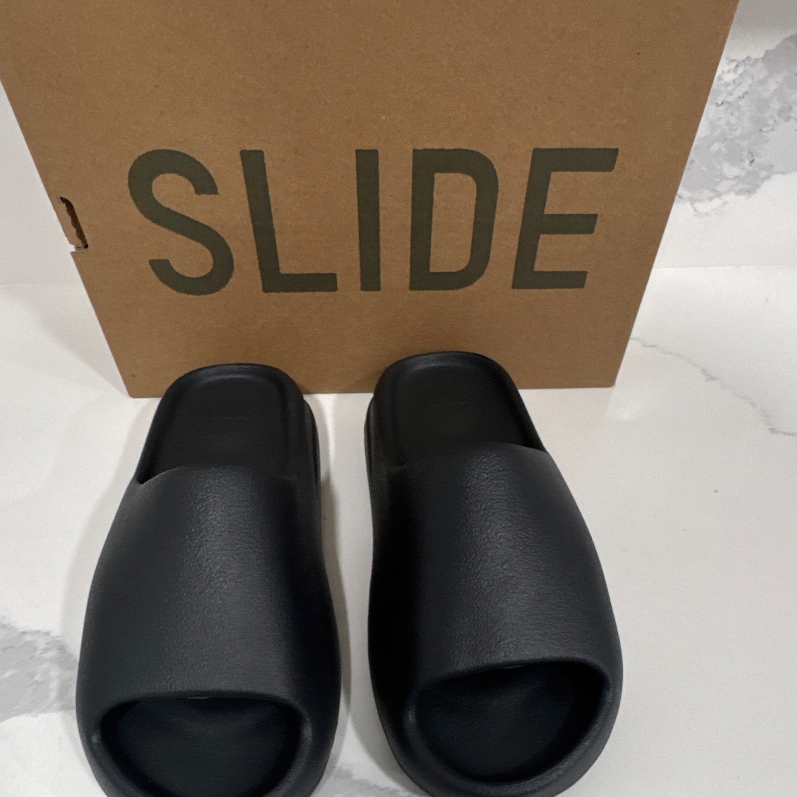 adidas Yeezy Slide Onyx Black Men’s Slip-On Sandals US 8 HQ6448