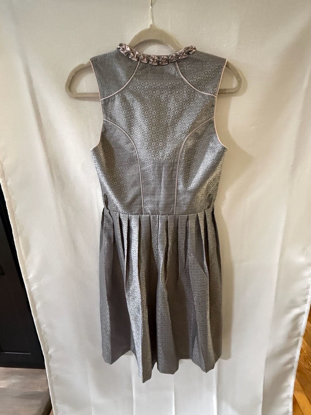 Alte Liebe Trachten Manufaktur Silver & Pink Traditional German Dirndl Dress
