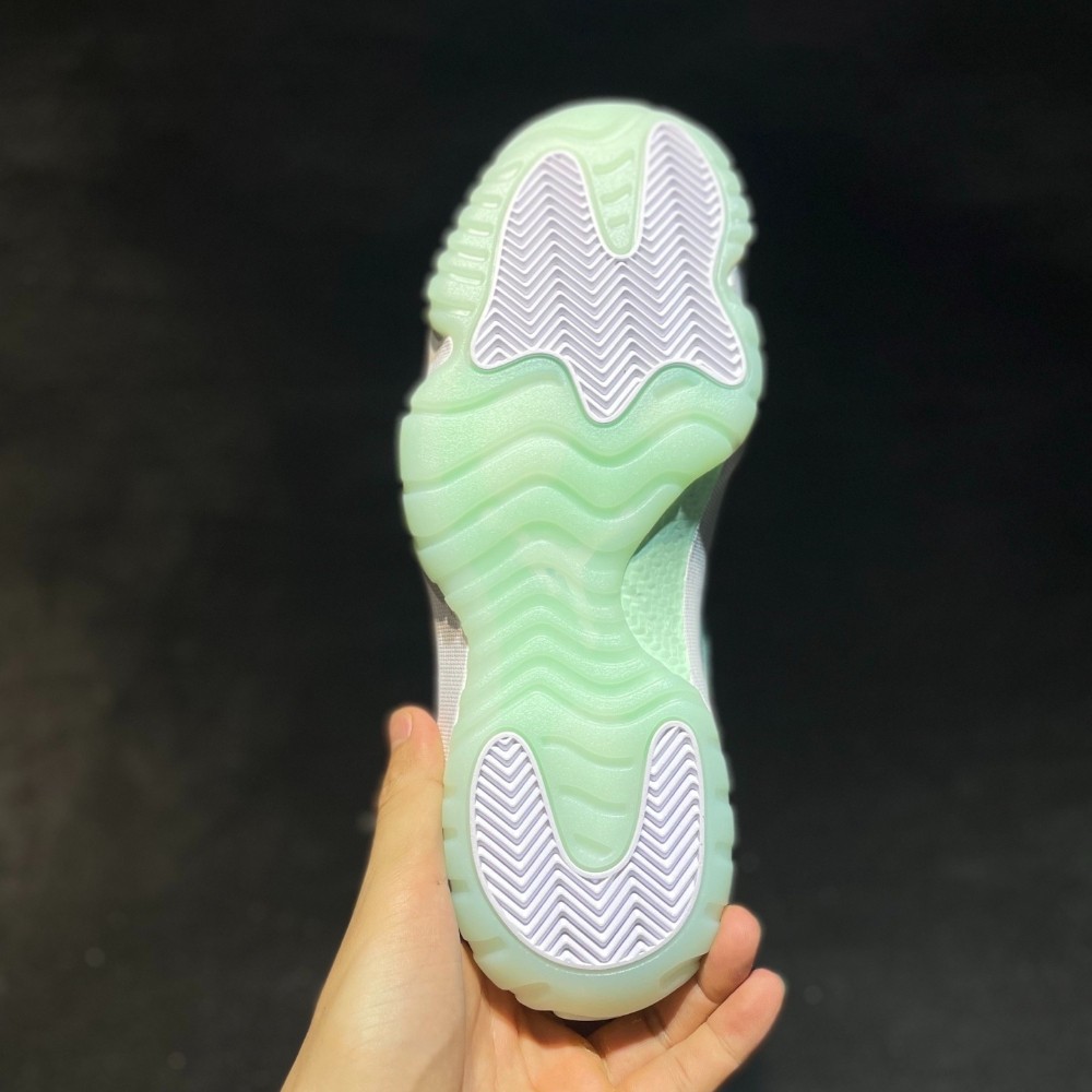 AJ 11 Low ‘Igloo’ Sea green 2025 AH7860-103