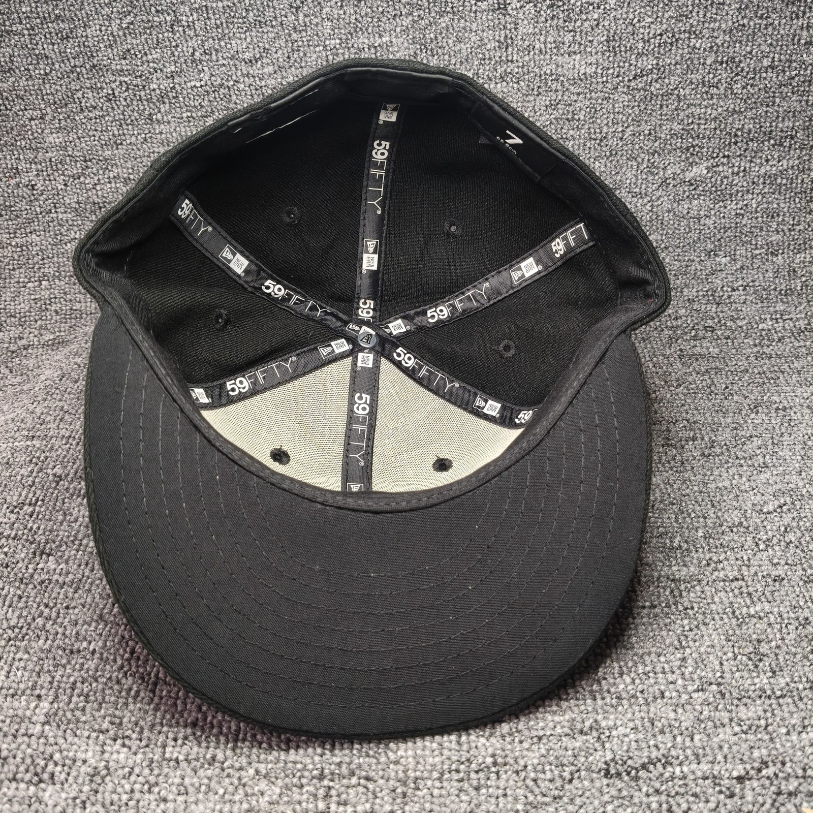 New Era Minor League 59FIFTY Fitted Black Size 7 Mascot Cap