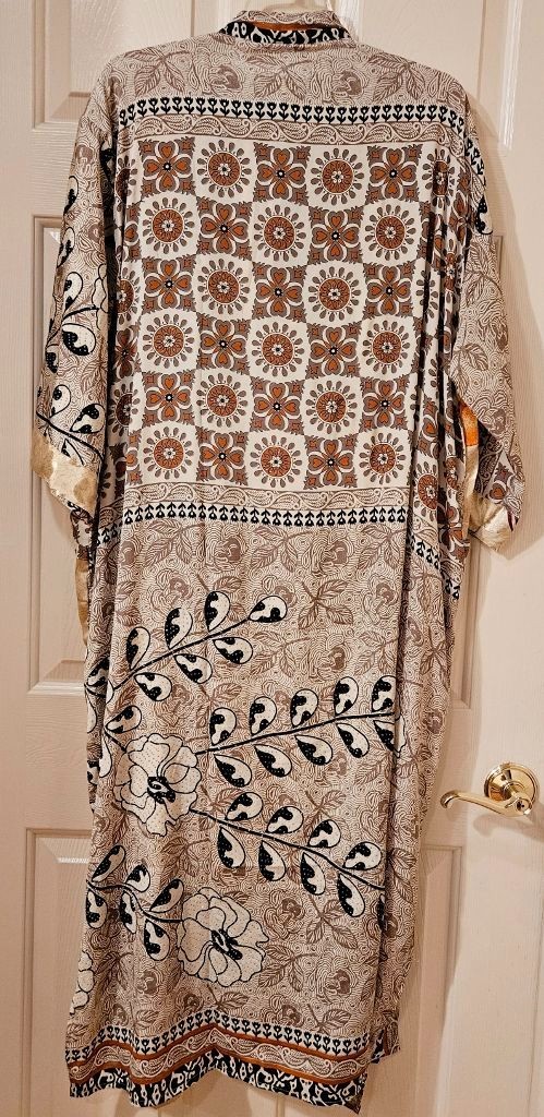 Art Silk Kimono Robe~ Women’s One Size~ Kimono w/Tie~Studded~Brown,Tan,Beige~NEW