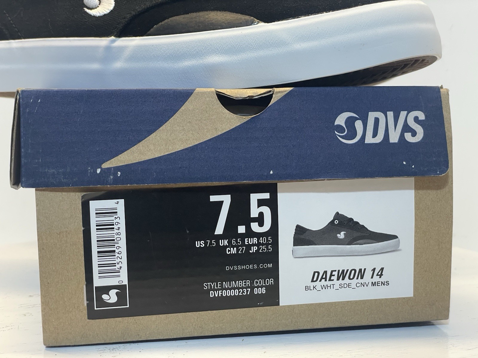 New! DVS DAEWON 14 Skate Shoes Black White Suede Woman’s Sz US 9.5 Or Men’s 7.5!
