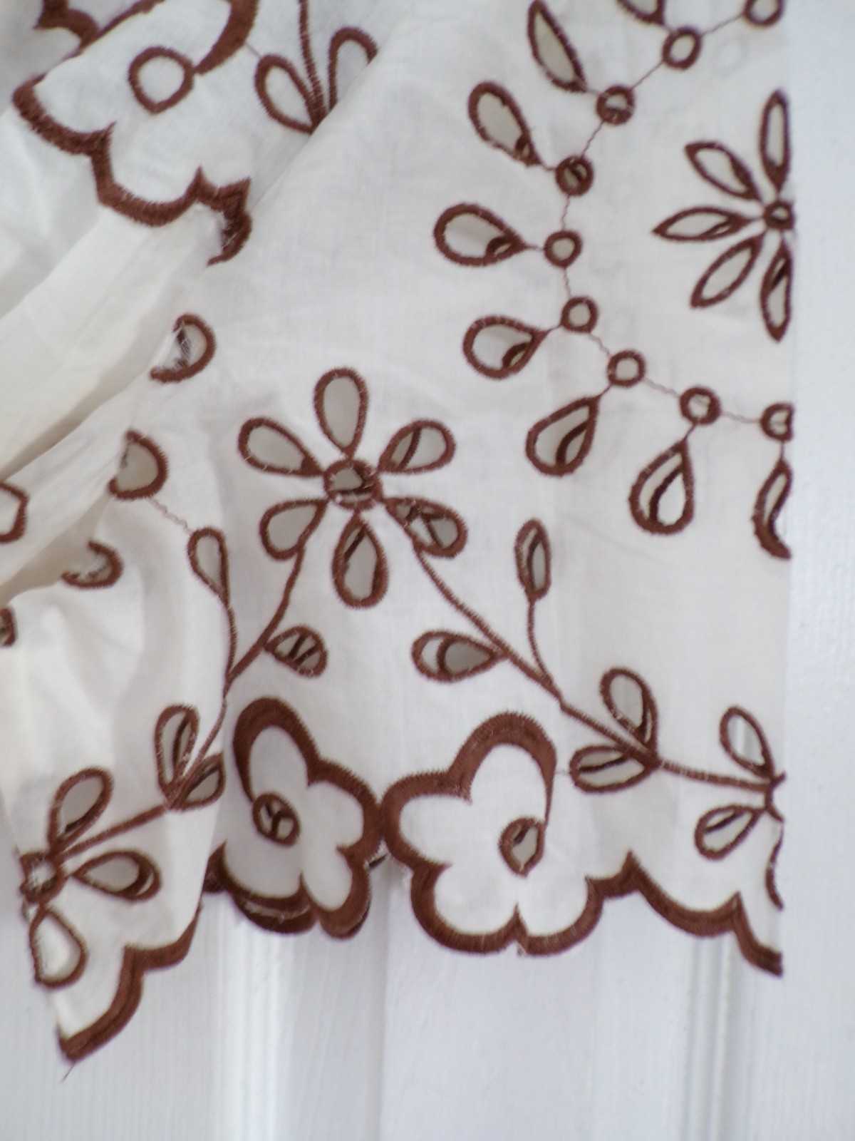 NWT NEW SUMMER TALBOTS SIZE LARGE EMBROIDERED VOILE TOP IVORY / BROWN $119.00