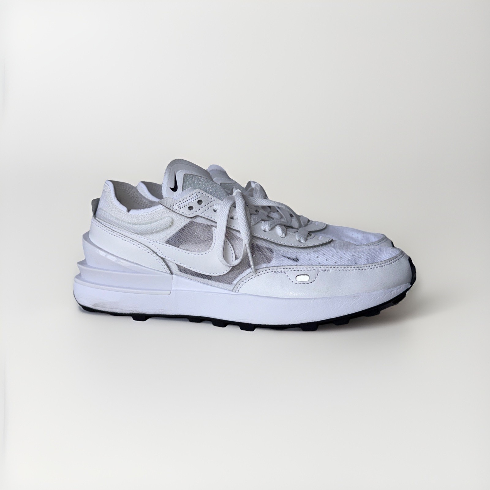 Nike Waffle One Road Running Shoes Sneakers Womens Size 9 White Black DC2533-103