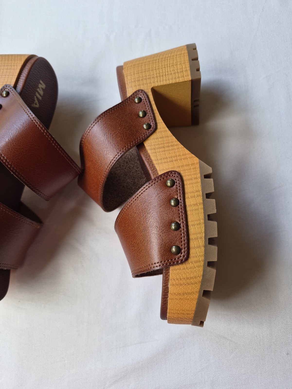 MIA Brown Leather Strappy Slip-On Sandals Studded Accents Women Size 8.5