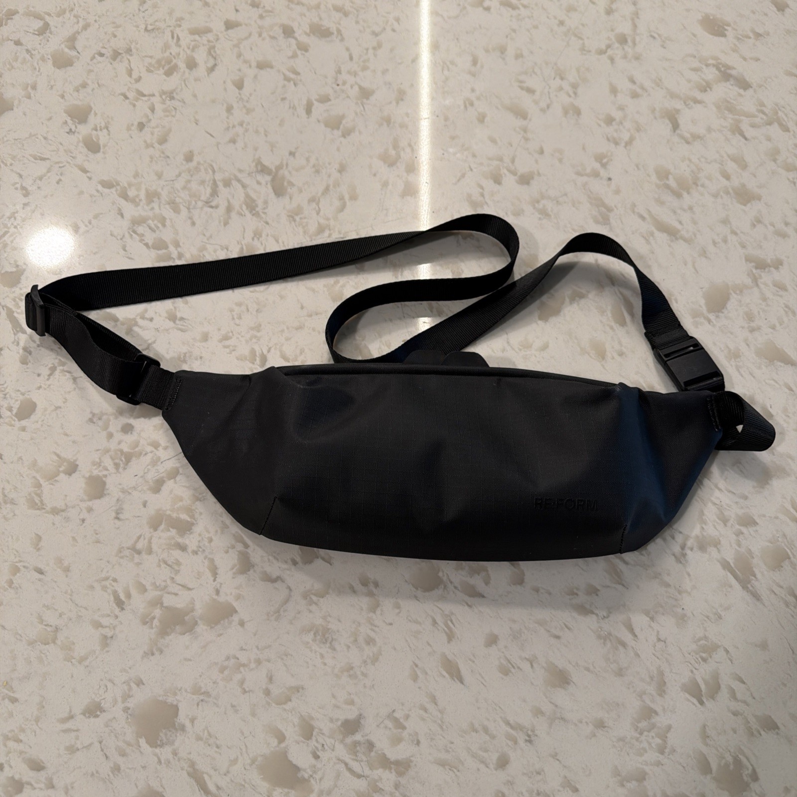 Re:form ES:01 SLING Bag 0.7L Reform