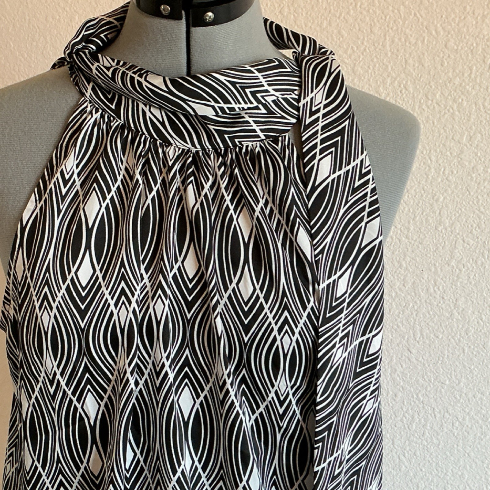 Ann Taylor LOFT Black White Geometric Halter Tie Bow Woven Blouse LPET