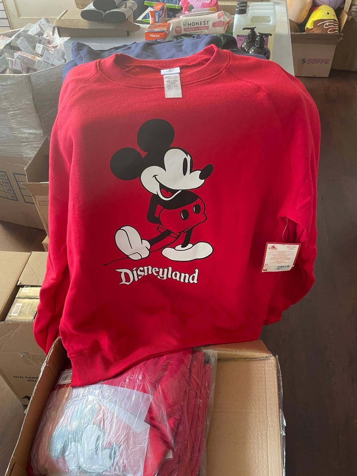 Disney – Red Mickey Mouse Classic Sweatshirt – Unisex Adults – XL