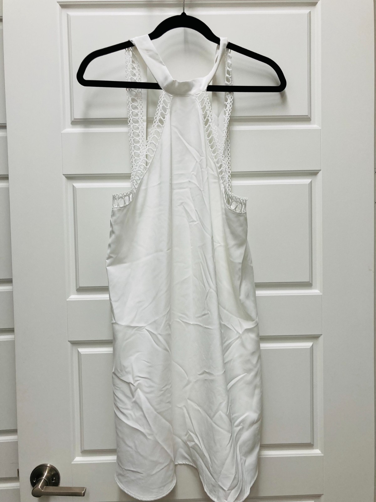 White Sleeveless dress – unknown brand