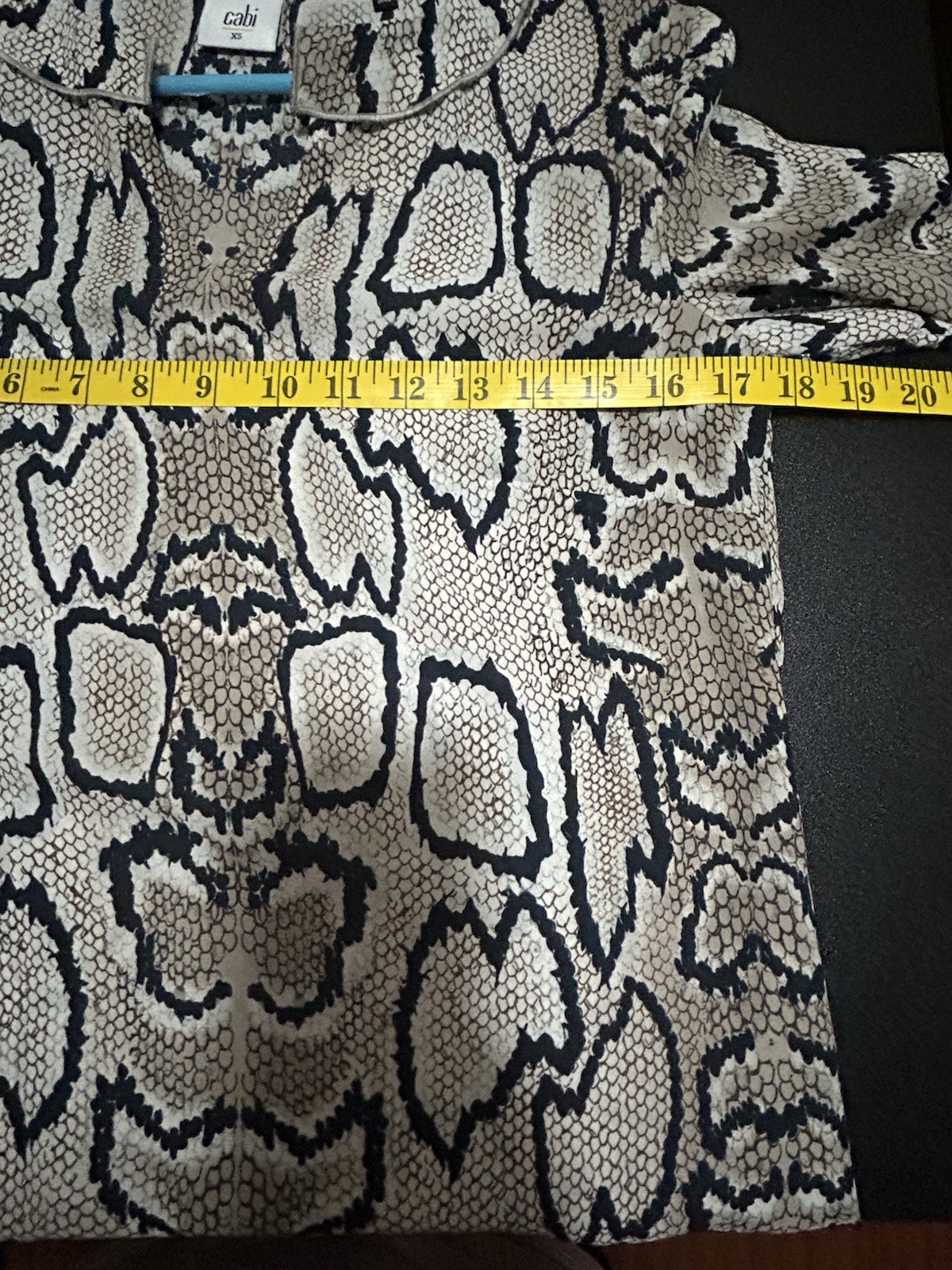 CAbi Women’s Blouse Long Sleeve Snake Print Size XS