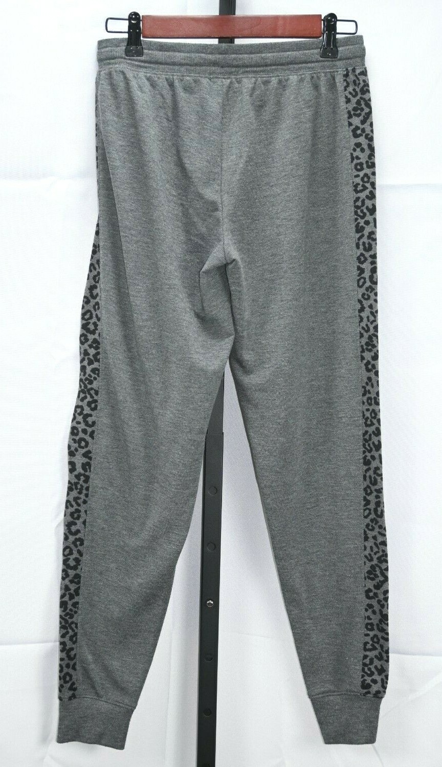 Splendid gray sweatpants with cheetah print size XS RN# 15741