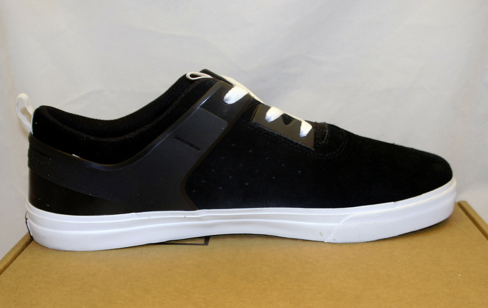 DVS Cinch CT+ Black White Suede Men’s 11.5 Skate Sneaker Shoes