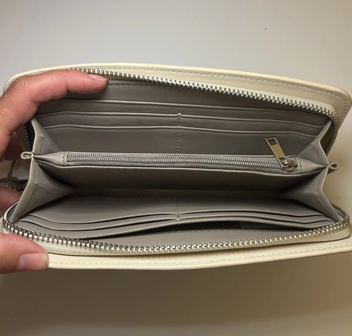 Women’s Synthetic Leather Wallet Cream Color 8.5 Inches