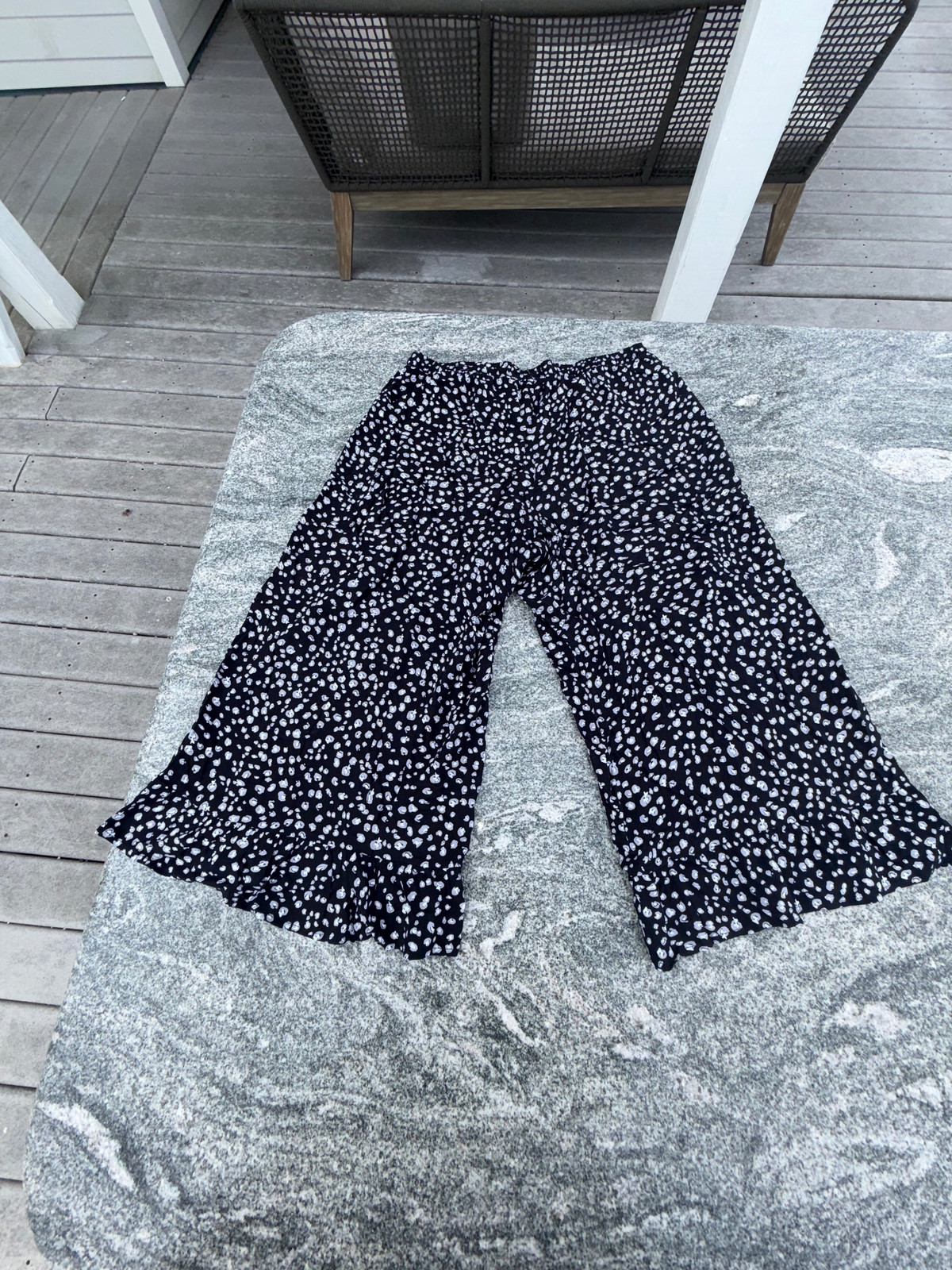 Vintage Women’s Black & White Abstract Ankle-Length Trousers Size N/A