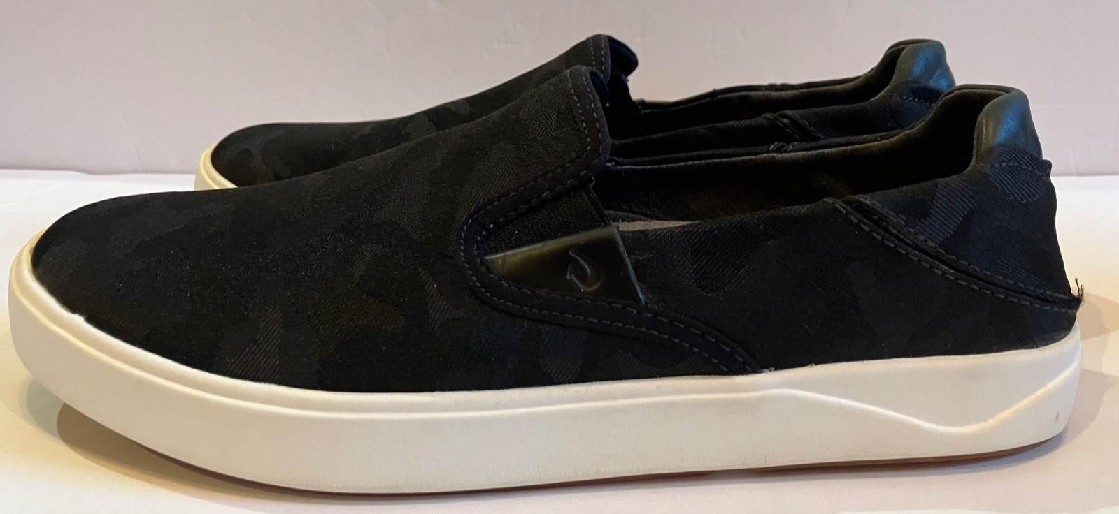 OluKai Lae’Ahi Pa’i Slip On Shoes Lava Rock Black Camo 10444-LRKE Men’s 9.5 NWT
