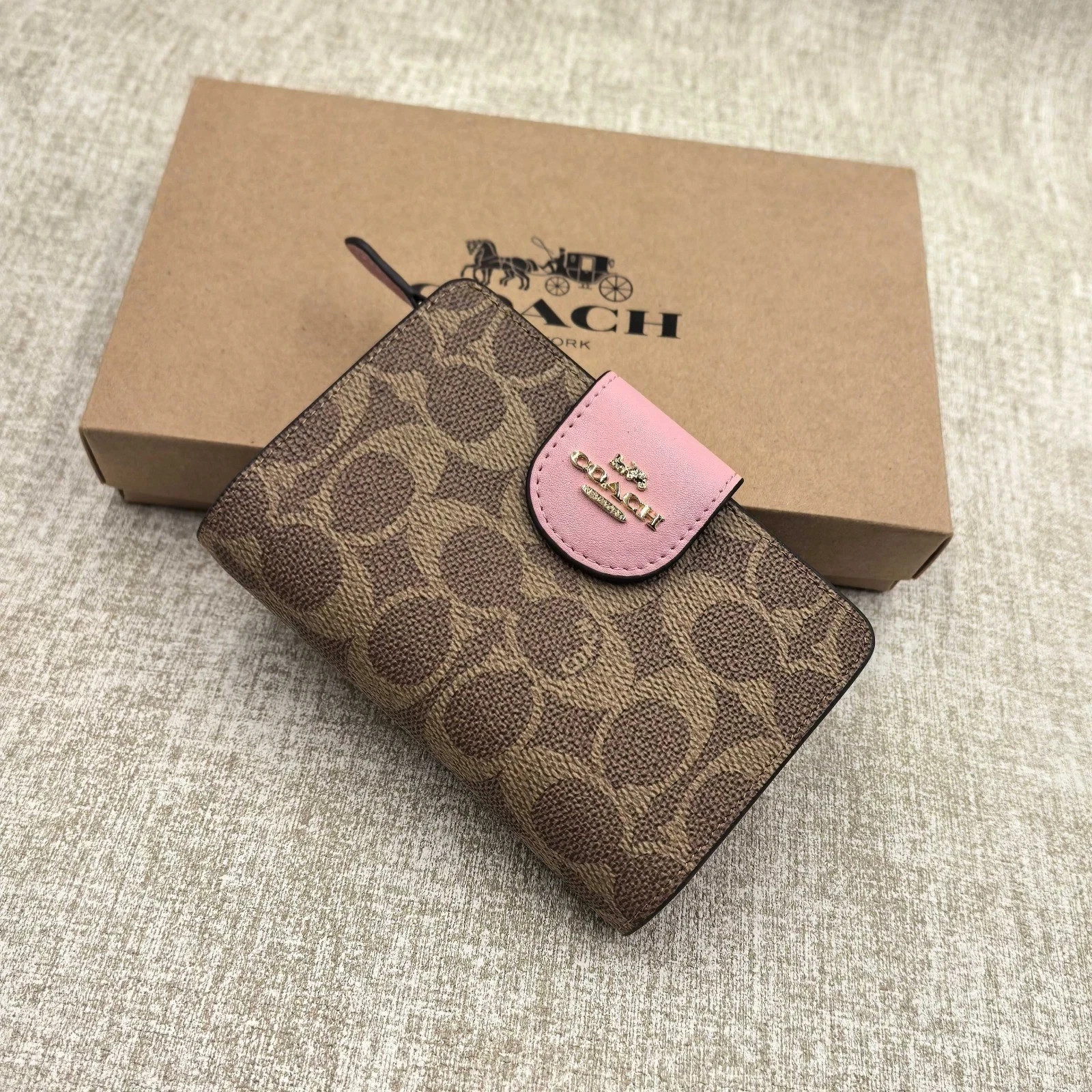 New Coach Medium Corner Zip Wallet In Signature Canvas khaki CW786 With Box