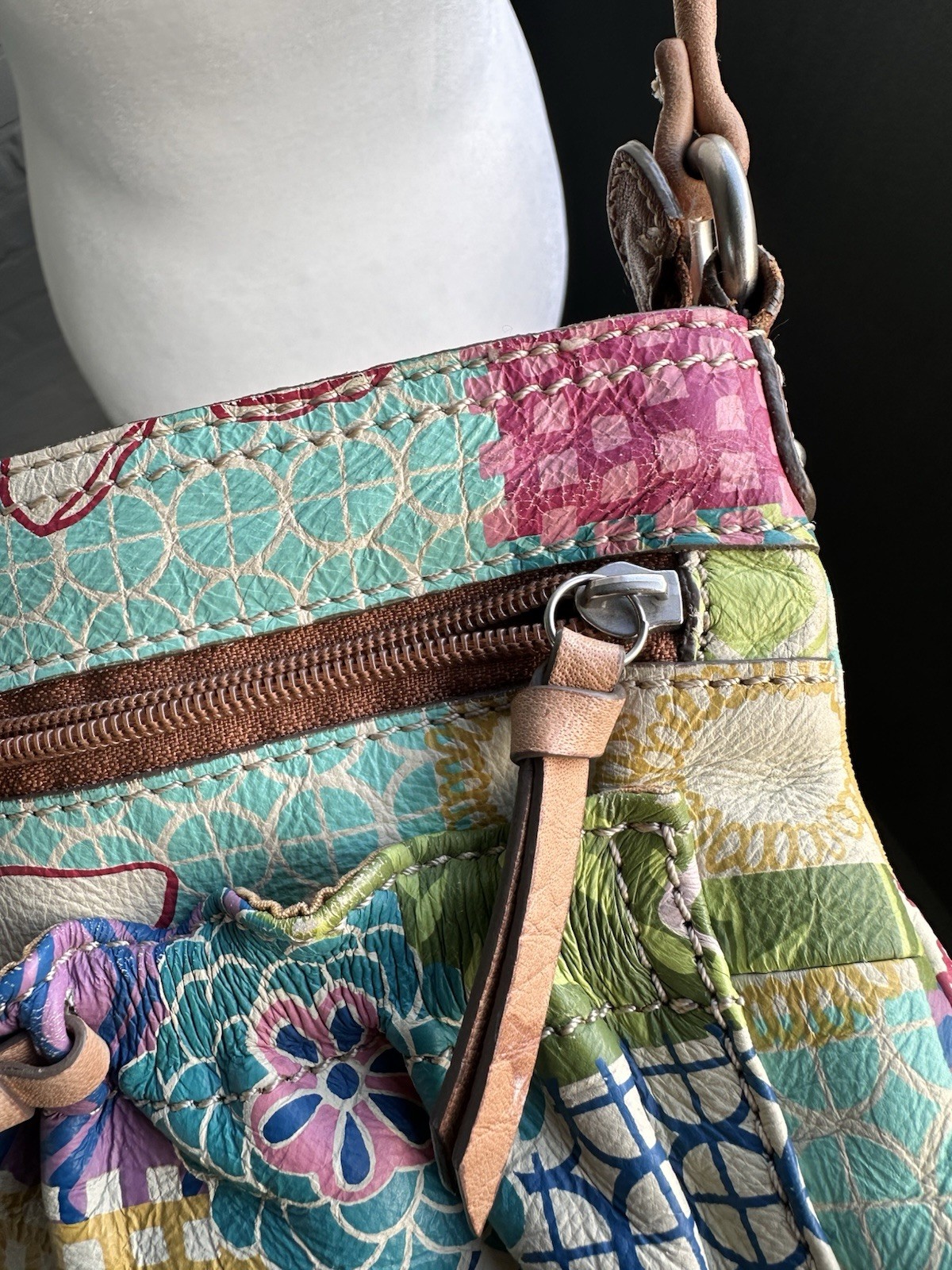 Fossil Floral Multicolor Pebbled Shoulder Bag Zip, Brown Strap, Outer Pockets