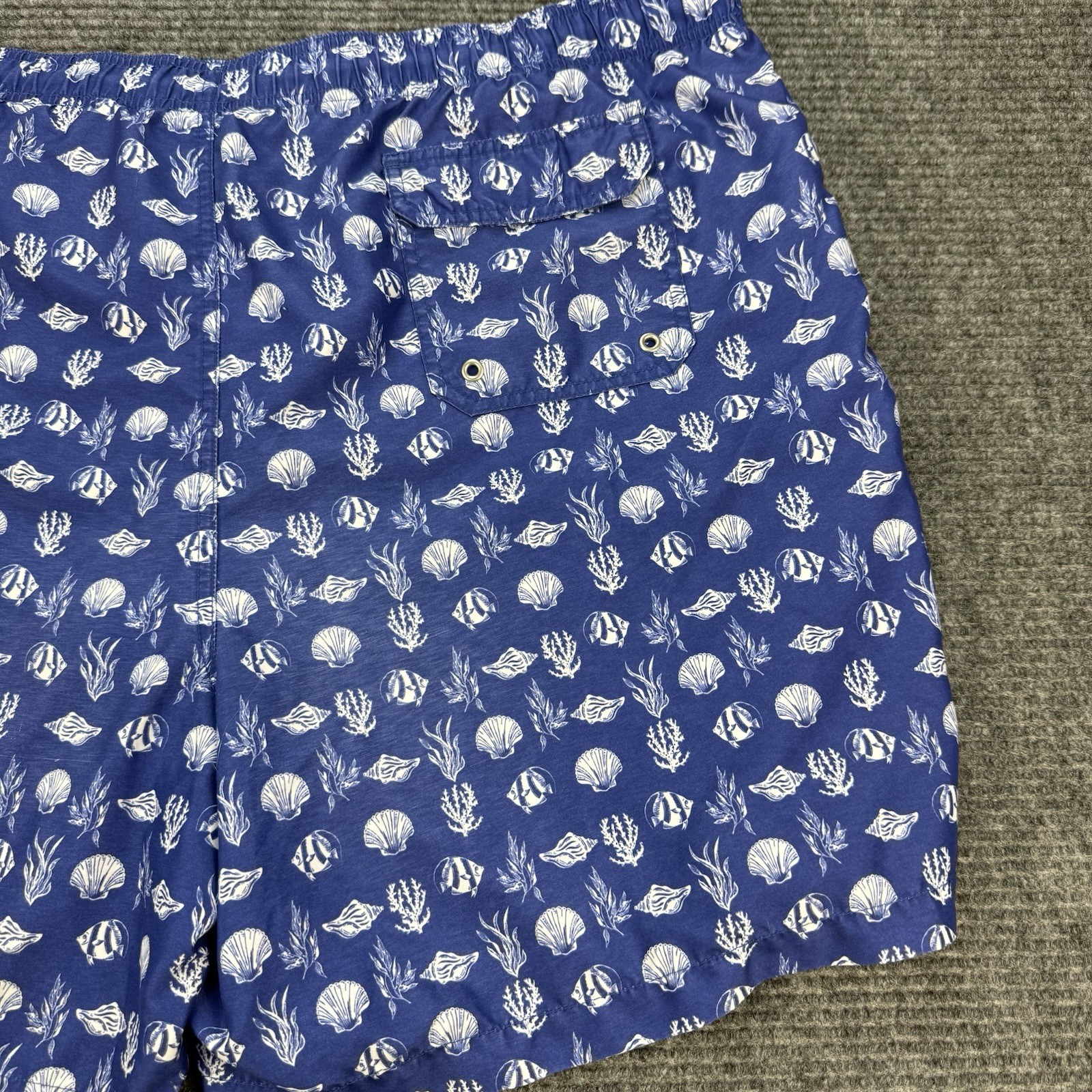 Newport Blue Men’s Swim Trunks 2XL Blue Fish Coral Print Mesh Lined Shorts