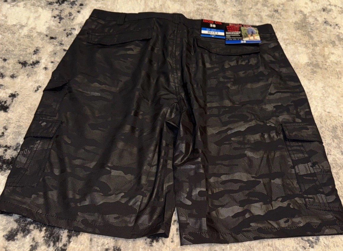 Iron Co. Belted Hybrid Cargo Shorts Blackout Camo Mens Size 38 New