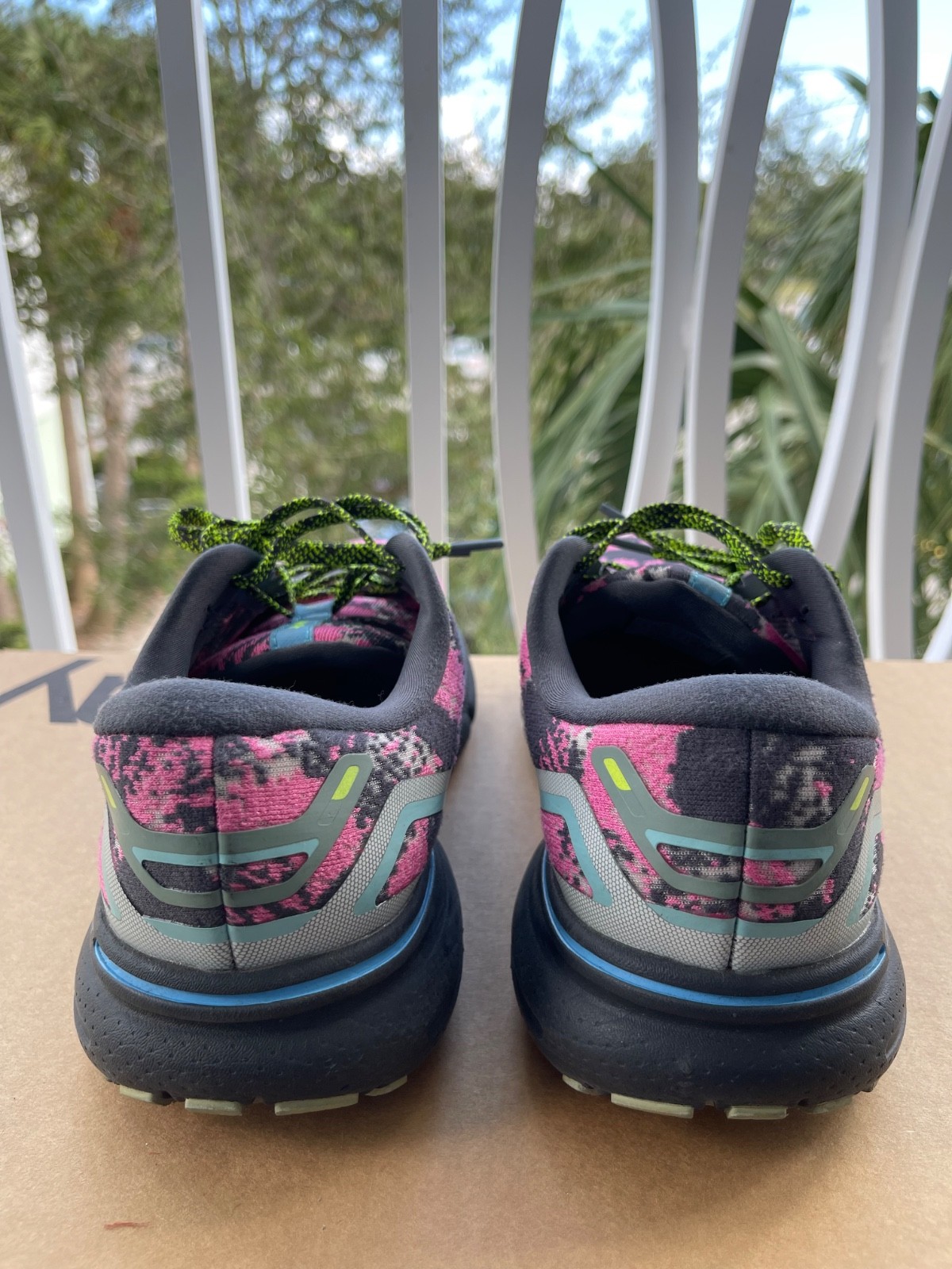 Brooks Ghost 15 Drip 2023 Women’s Size 9 B Pink Gray Running Shoes 1203801B479