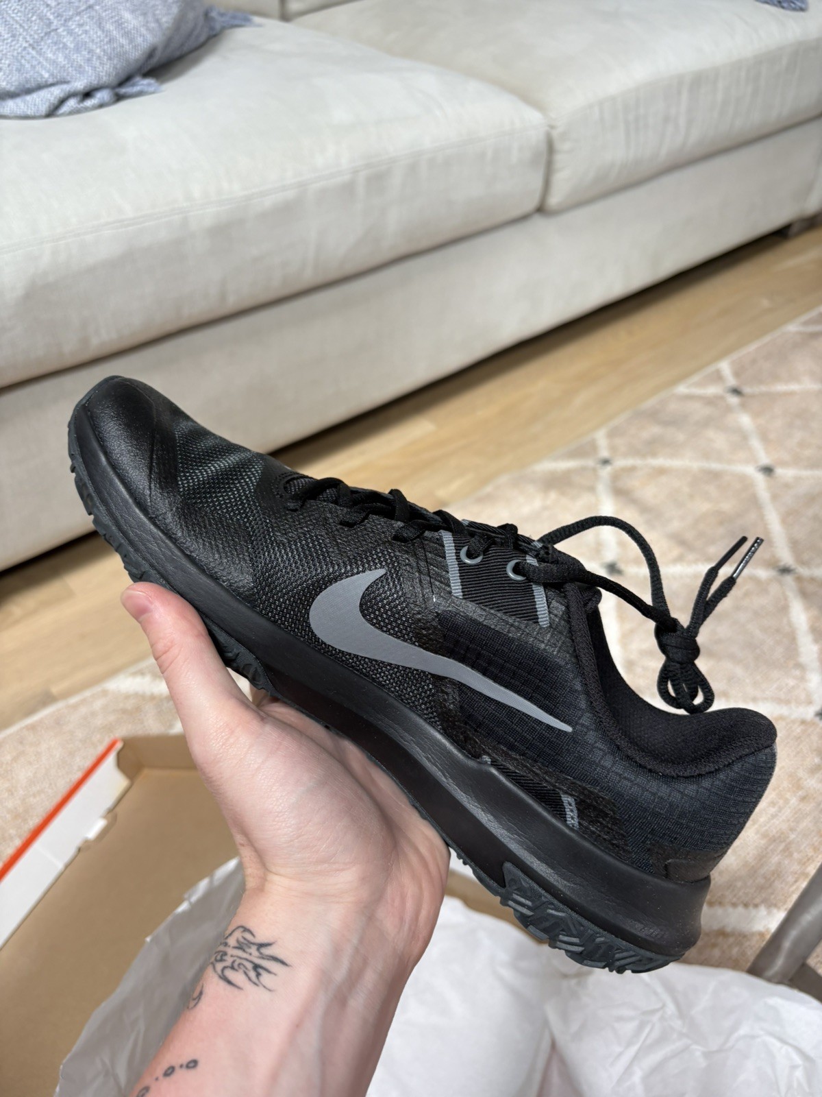 Nike Varsity Compete TR 3 Shoes Mens Size 10.5 Black Trail Sneakers CJ0813-002