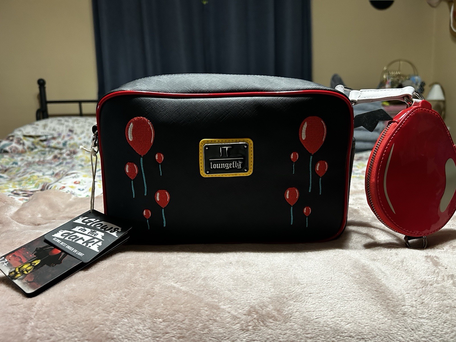 Loungefly IT Pennywise Black/Red Crossbody Bag Zip, Detachable Strap, Coin Purse