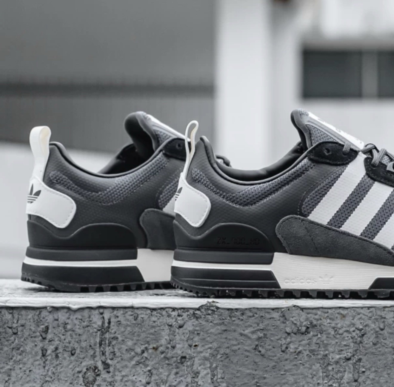 Adidas ZX 700 HD Men’s Athletic Shoes Gray Black Footwear Sneakers H01851 All Sz