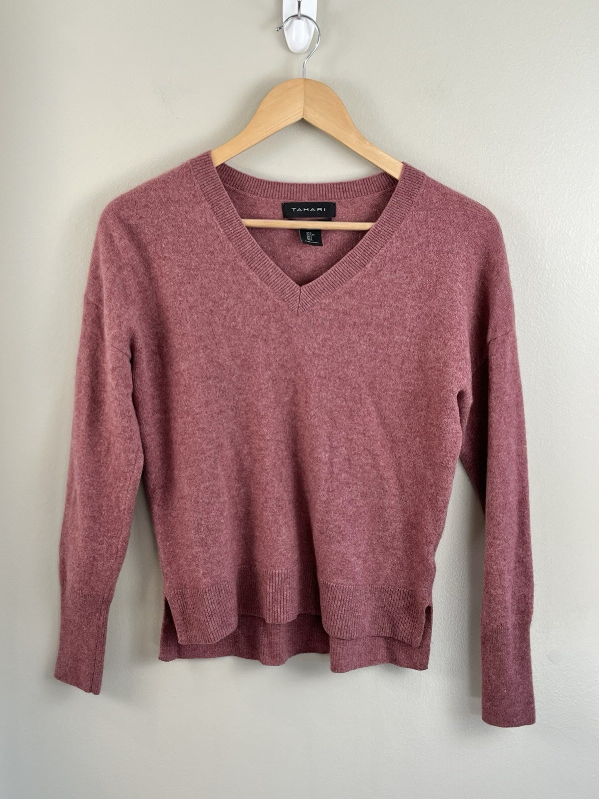 Tahari 100% Cashmere 2 Ply Pullover Sweater V-Neck Sz Lg Long Sleeve Pink