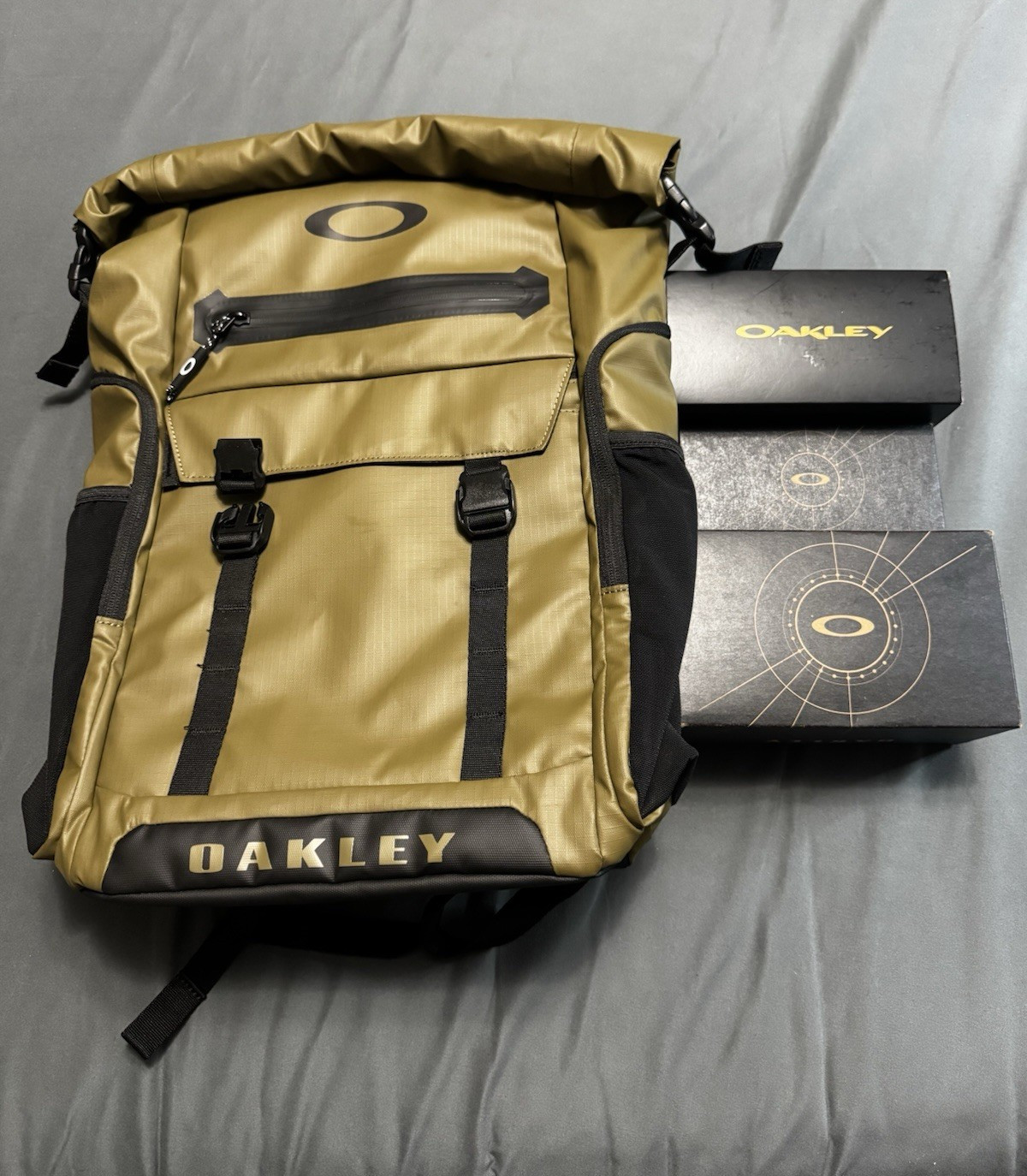 Oakley Men’s sunglasses