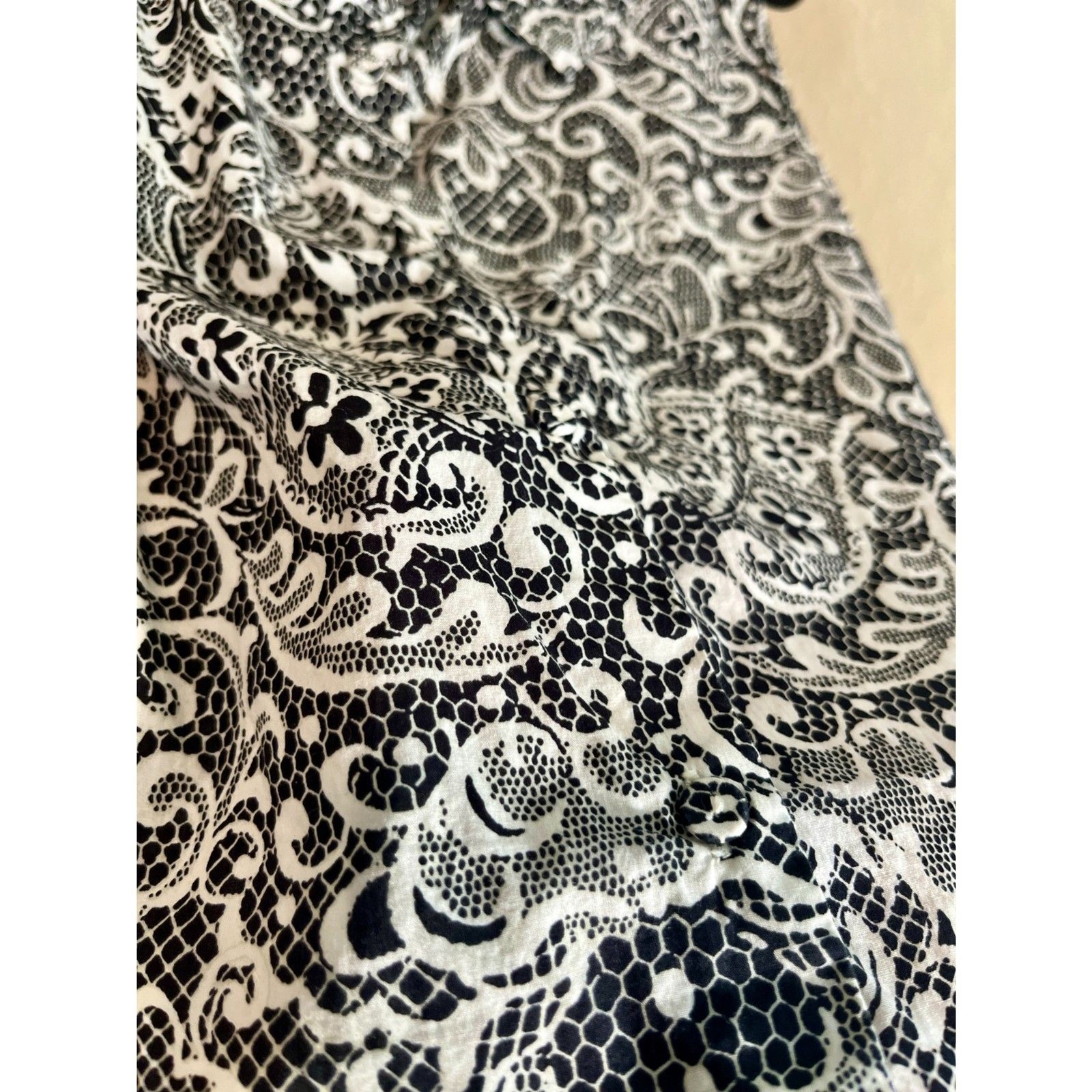 Talbots black and white paisley sleeveless shirt Size 14p