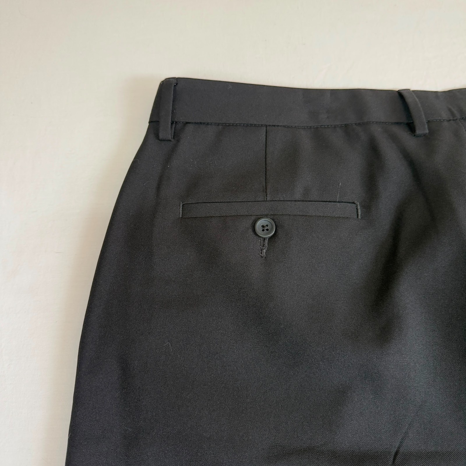 NEW Haggar Men’s 38×32 Comfort Performance Dress Pants Straight Fit Black