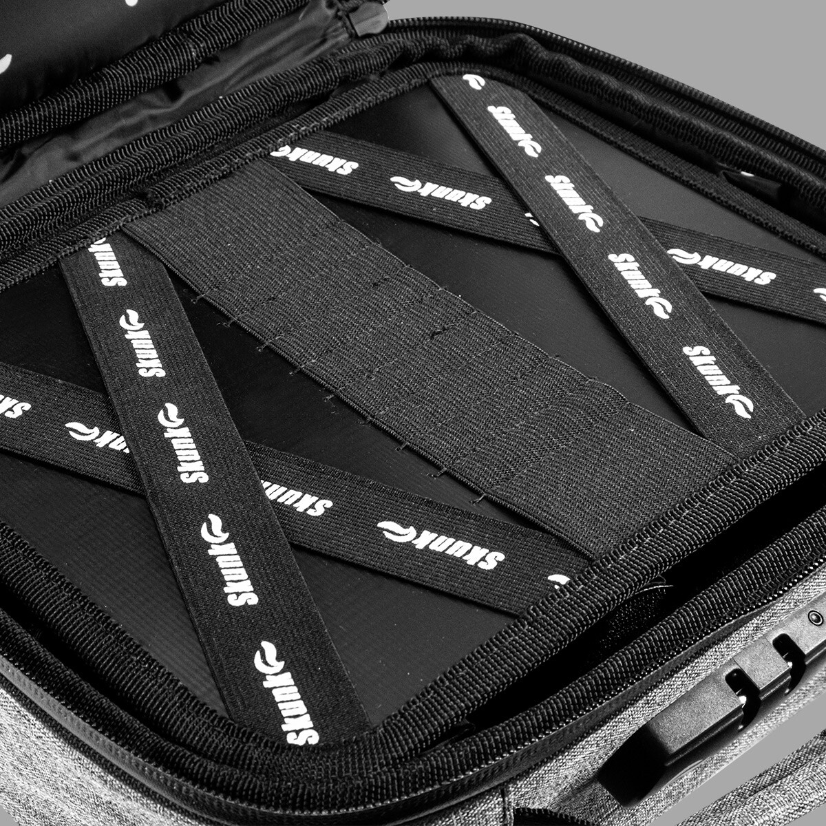 SKUNK PILOT Combo Lock LOCKING SMELL PROOF Storage Case Stash Bag – Black 10”