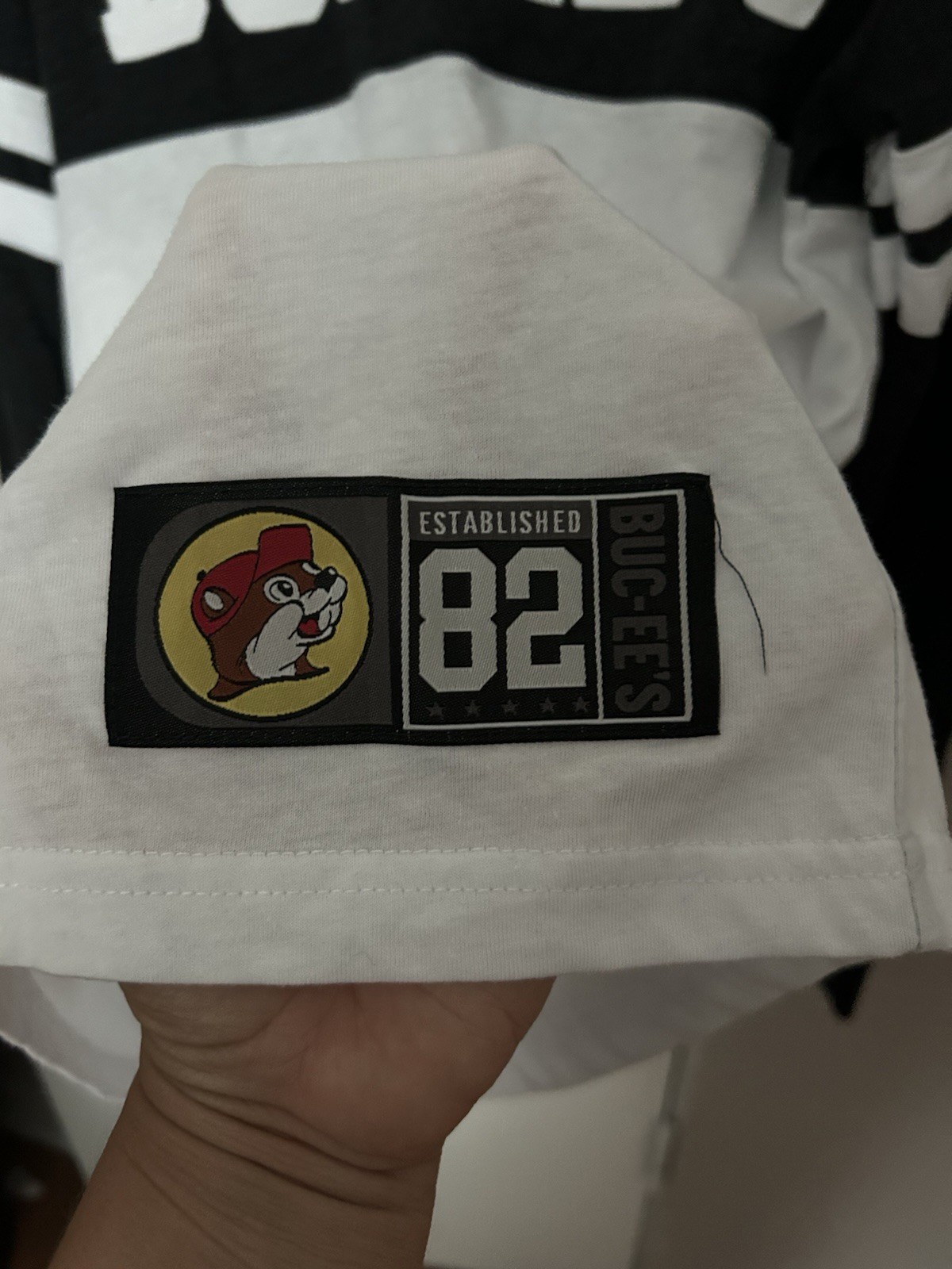 Buc-ee’s Men’s M Black/White Long Sleeve Graphic Logo Tee Crew Neck Cotton Knit
