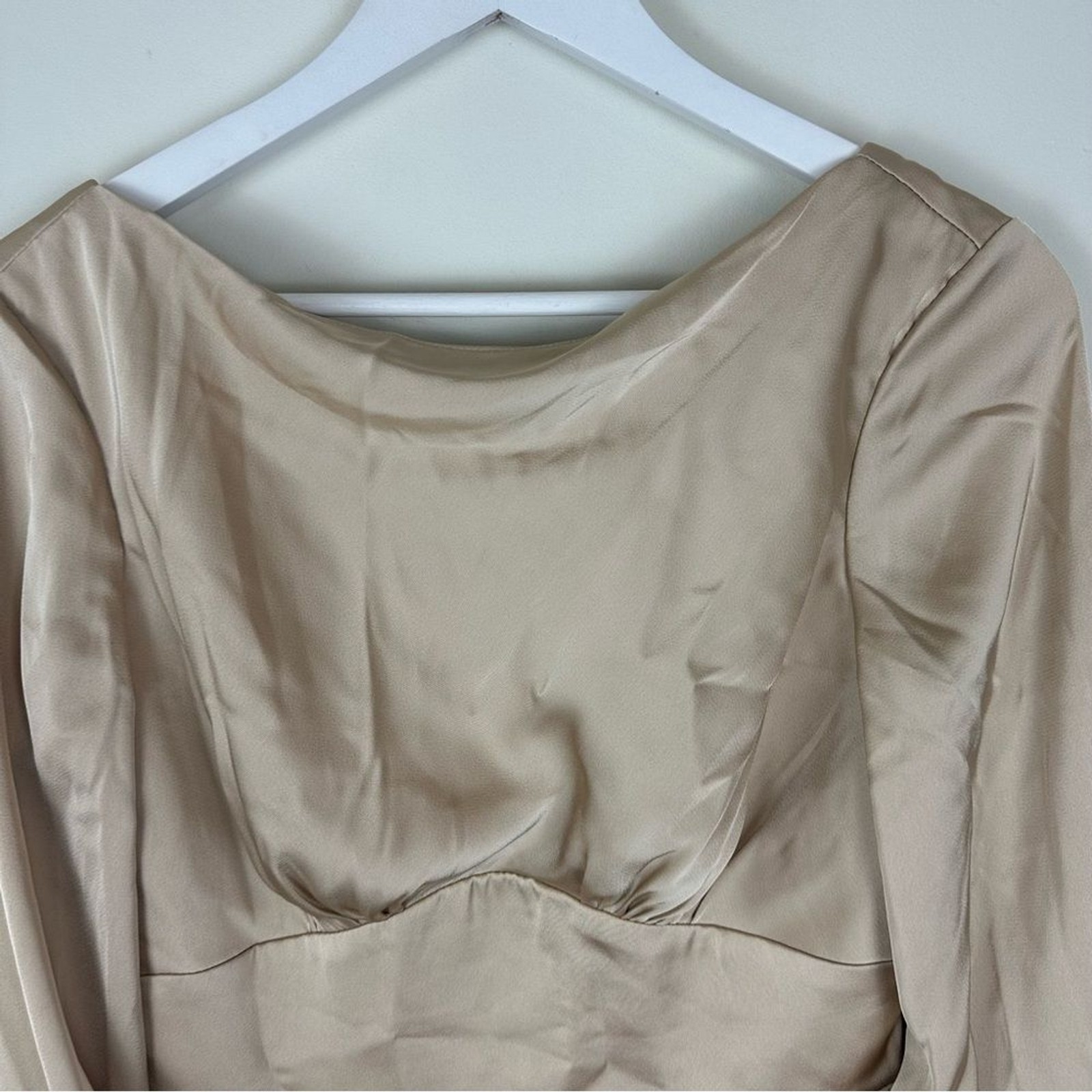 NWT Azazie Aubrey Gold Champagne Midi Dress With Feathers
