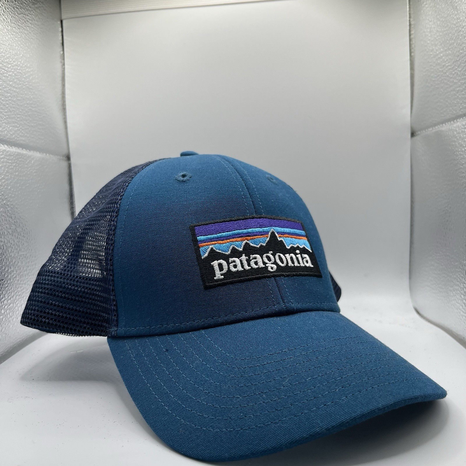 Patagonia P-6 Logo Lo-Pro Trucker Hat Unisex OS Blue Mesh Back VTG