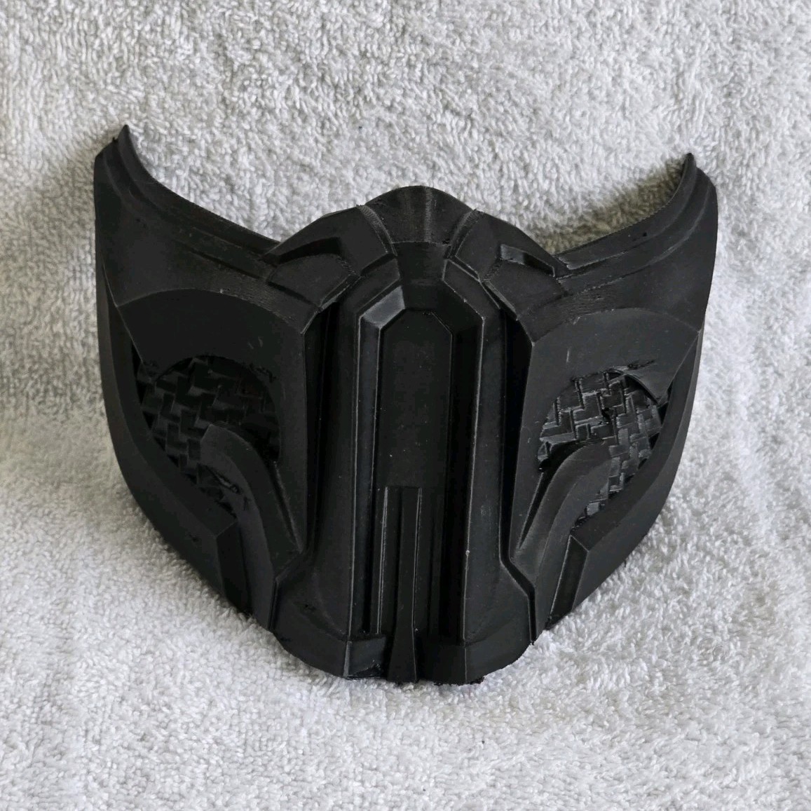 Black Half Face Halloween Costume Mask, One Size Adult Unisex Sub Zero Style
