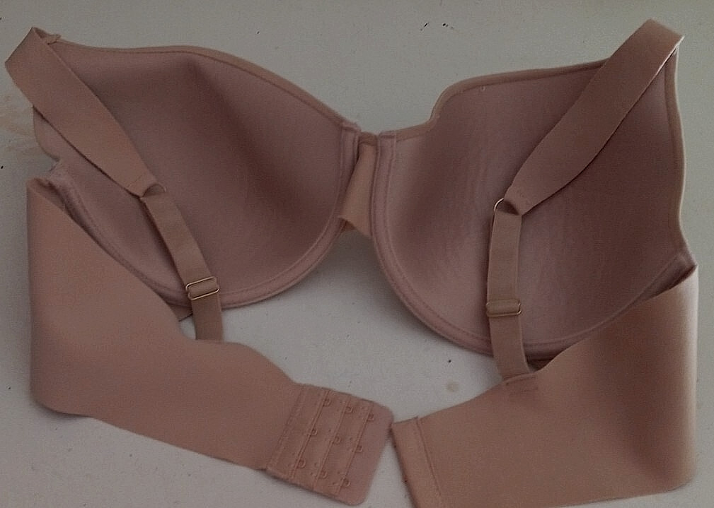 Vince Camuto solid nude 90% nylon, 10% spandex underwire bra Size 38C