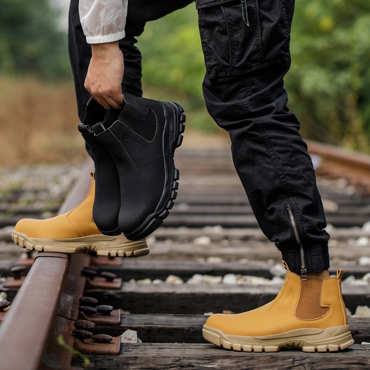 Waterproof Work Boots for Men Slip-on Steel Toe Shoes Safety footwear Anti-slip