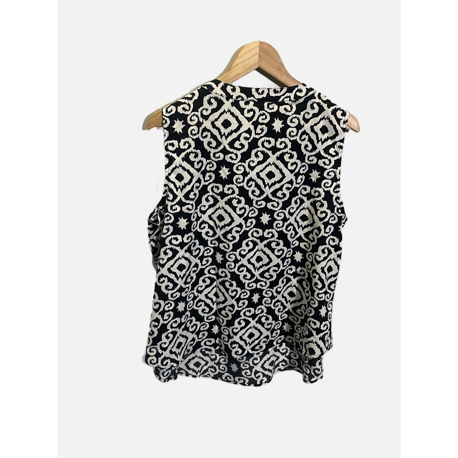 Agnes Orinda Blouse Womens 2X Black White Damask Scroll Sleeveless Boho Office