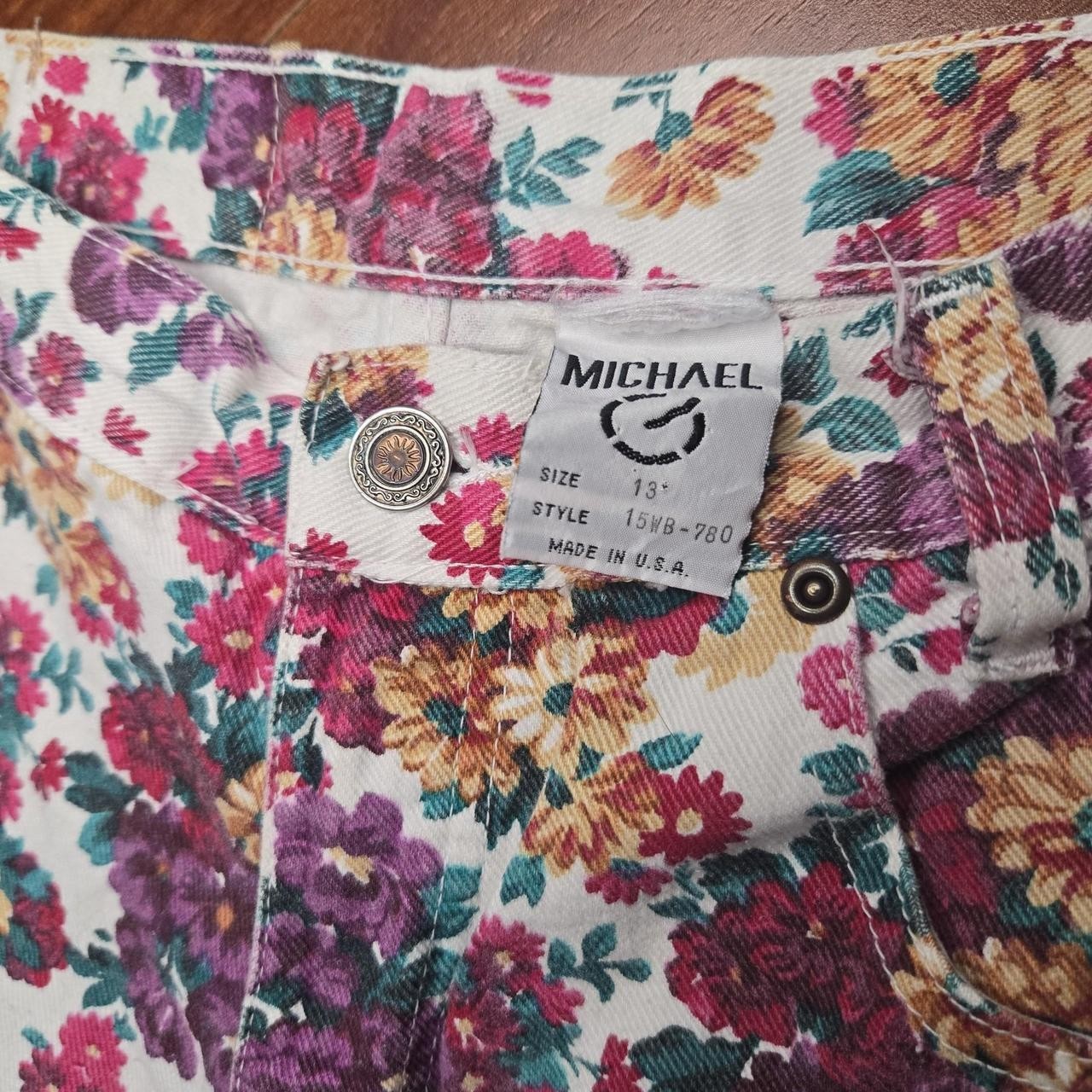 Vintage 90s Michael G. Ditsy Wildflower Print Floral Denim Shorts Size 13 USA
