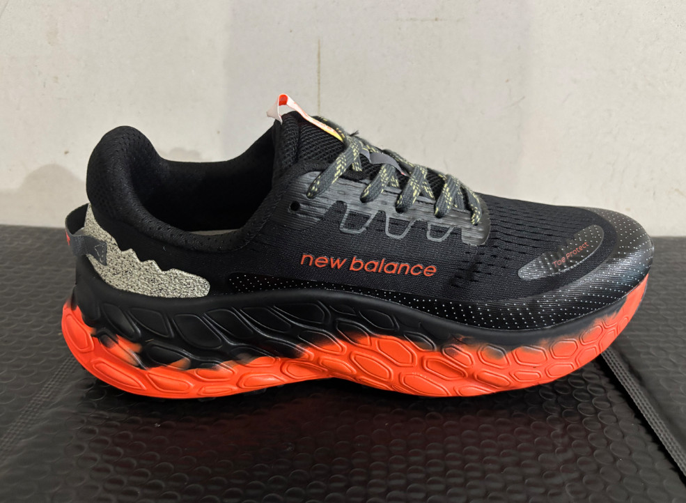 New Balance Fresh Foam X More Trail V3 Men Running Sneaker Size 9.5