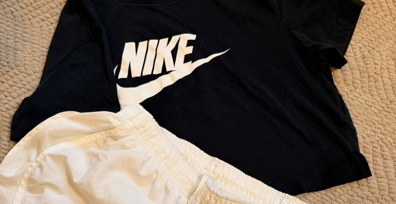 Nike Girls 2-Piece Outfit Set Logo Tee & Shorts Black/White Size 4 Mesh