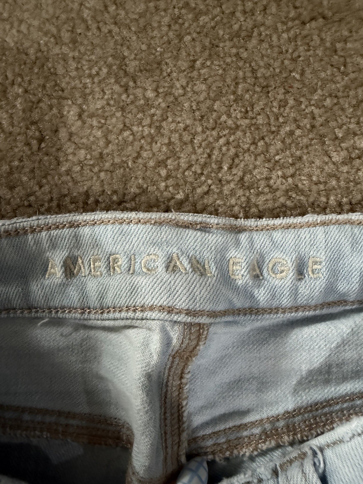 Womens American Eagle Light Wash Mom Jeans W/ Paisley Print Pockets Size 00R