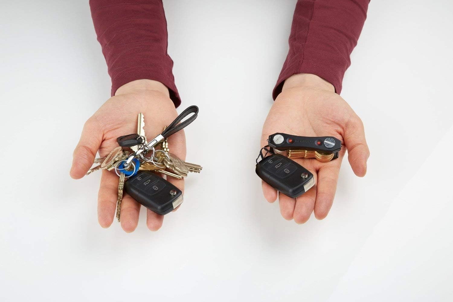 Key Chain Smart Organizer Expandable Metal Holder Holds 30 Keys LED Flashlights